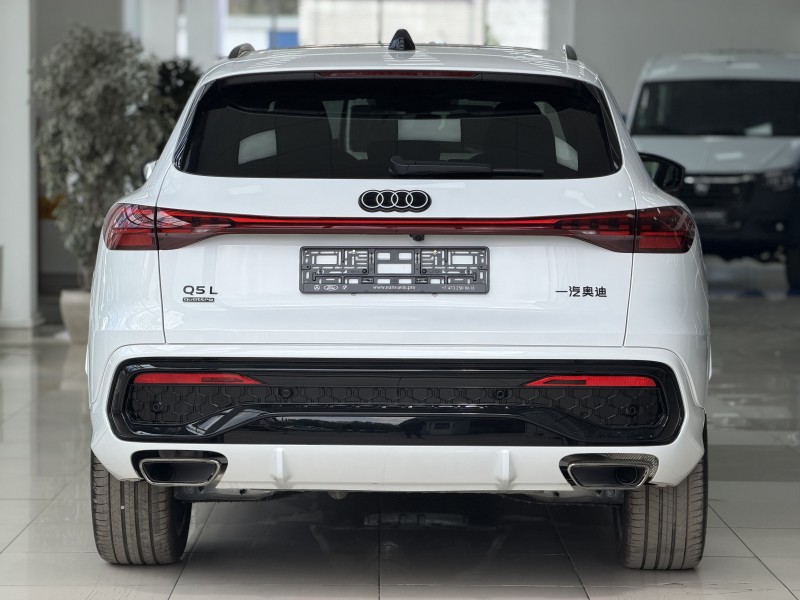 Audi Q5L 2.0 AMT, 2026 