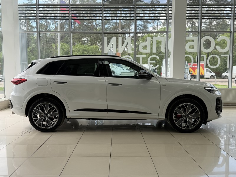 Audi Q5L 2.0 AMT, 2026 