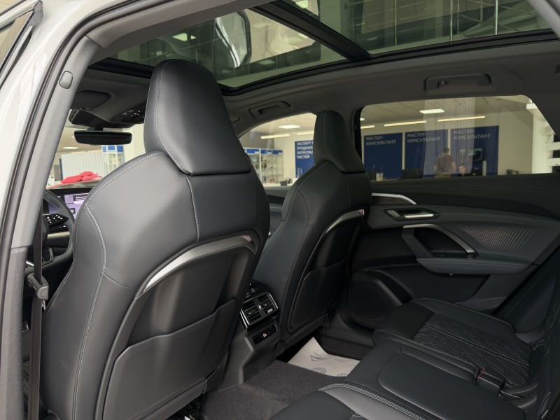 Audi Q5L 2.0 AMT, 2026 
