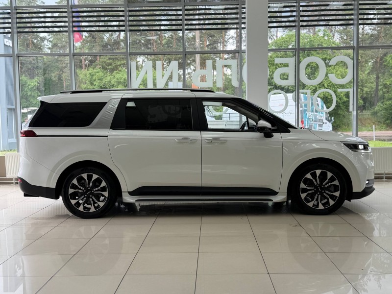 Kia Carnival 2.2 AT, 2021, 93 200 км 