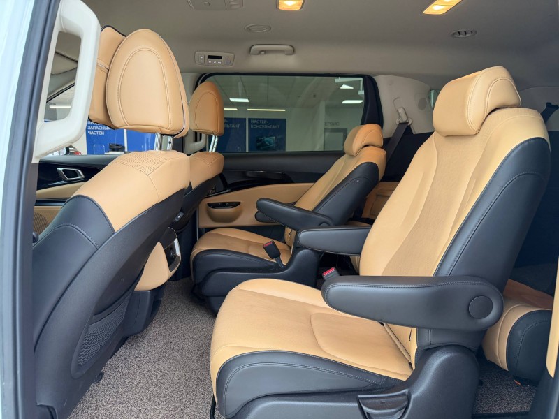 Kia Carnival 2.2 AT, 2021, 93 200 км 