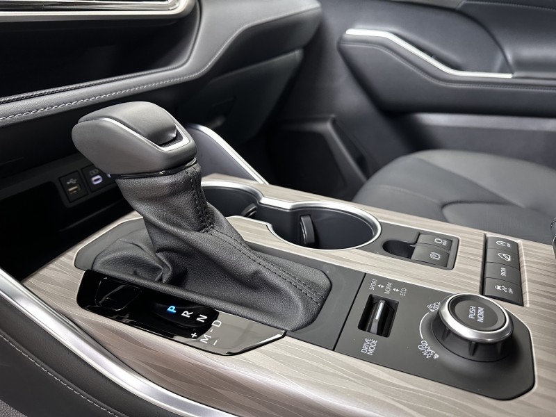 Toyota Highlander 2.0 AT, 2025 год черный