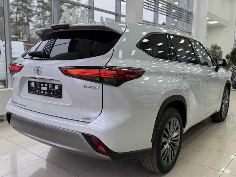 Toyota Highlander 2.0 AT, 2025 год белый