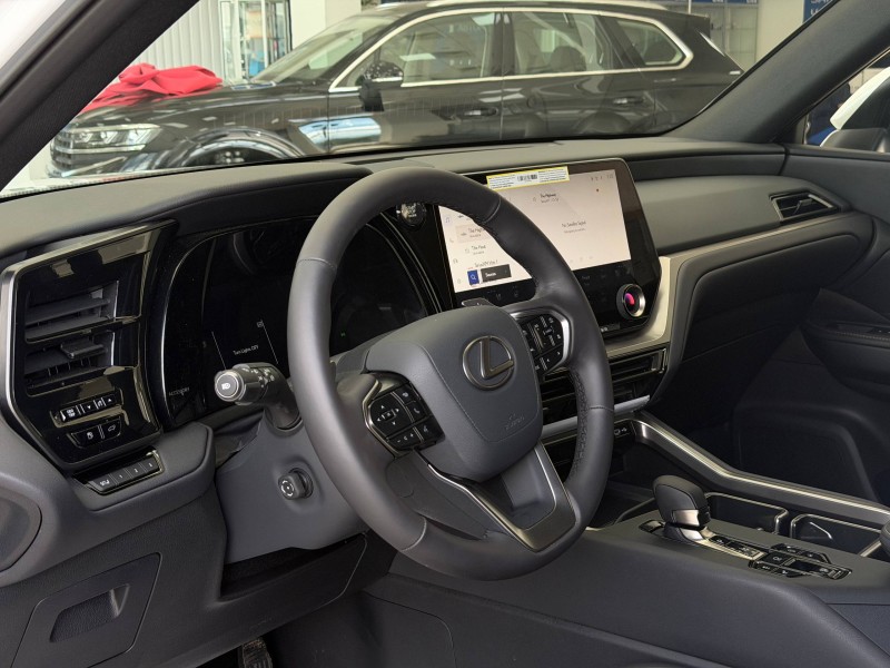 Lexus TX 2.4 AT, 2025  