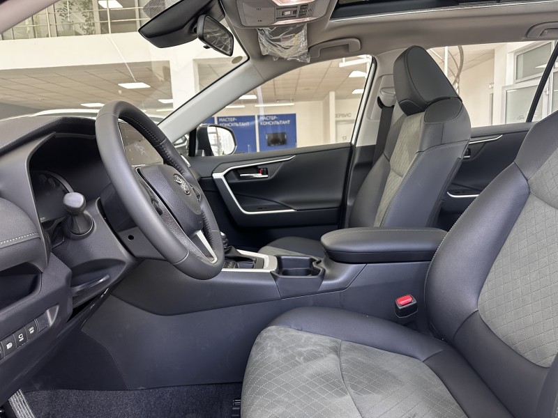 Toyota RAV4 2.0 CVT, 2025 год белый
