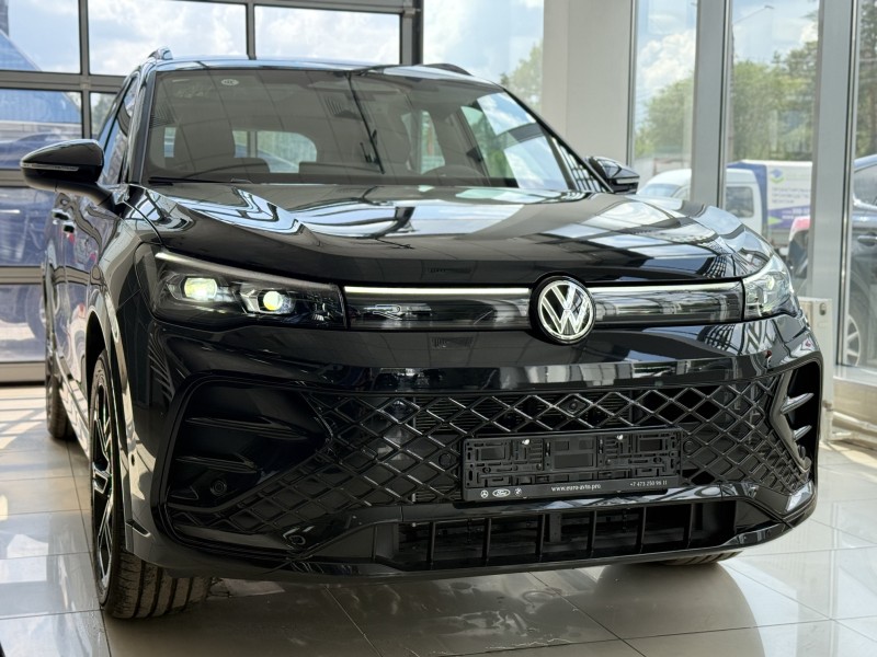 Volkswagen Tiguan L PRO 2.0 AMT, 2025 год