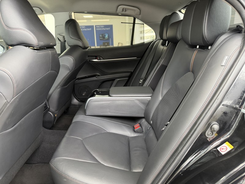 Toyota Camry 3.5 AT, 2018, 130 650 км 