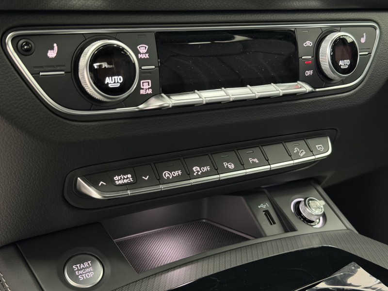 Audi Q5L 2.0 AMT, 2025 год