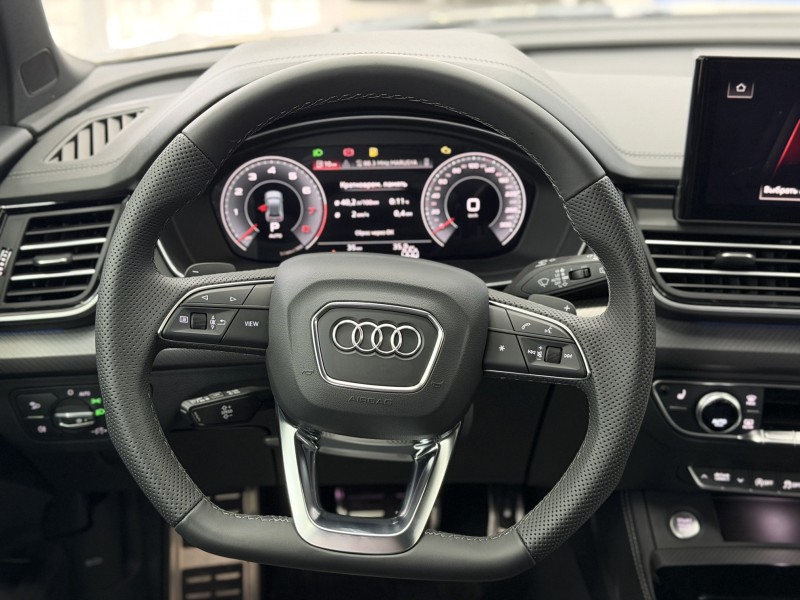 Audi Q5L 2.0 AMT, 2025 год
