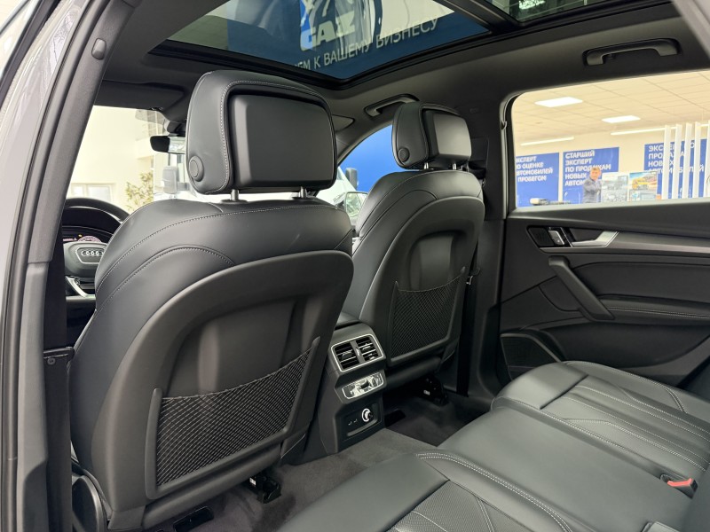 Audi Q5L 2.0 AMT, 2025 год