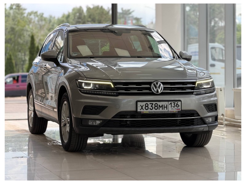 Volkswagen Tiguan 2.0 AMT, 2019, 211 660 км  