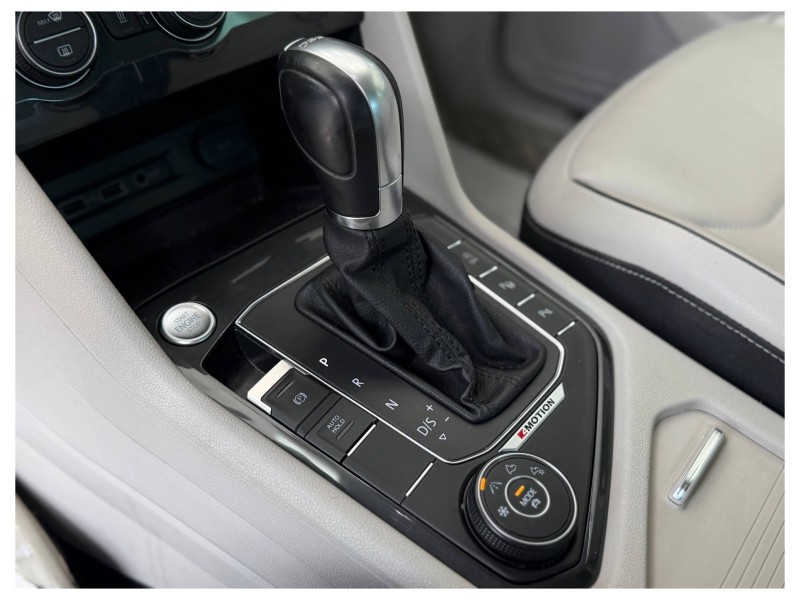 Volkswagen Tiguan 2.0 AMT, 2019, 211 660 км  