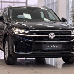 Volkswagen Touareg 2.0 AT, 2025