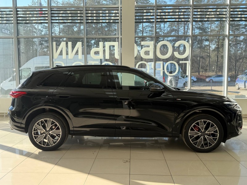 Audi Q5L 2.0 AMT, 2026