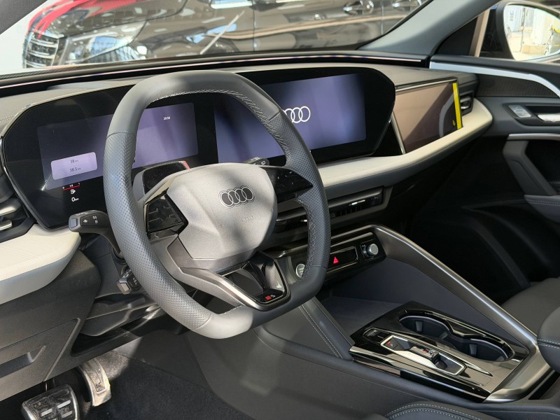 Audi Q5L 2.0 AMT, 2026