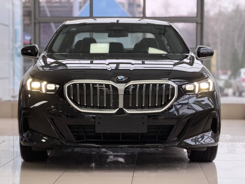 BMW 530Li xDrive, 2025 год