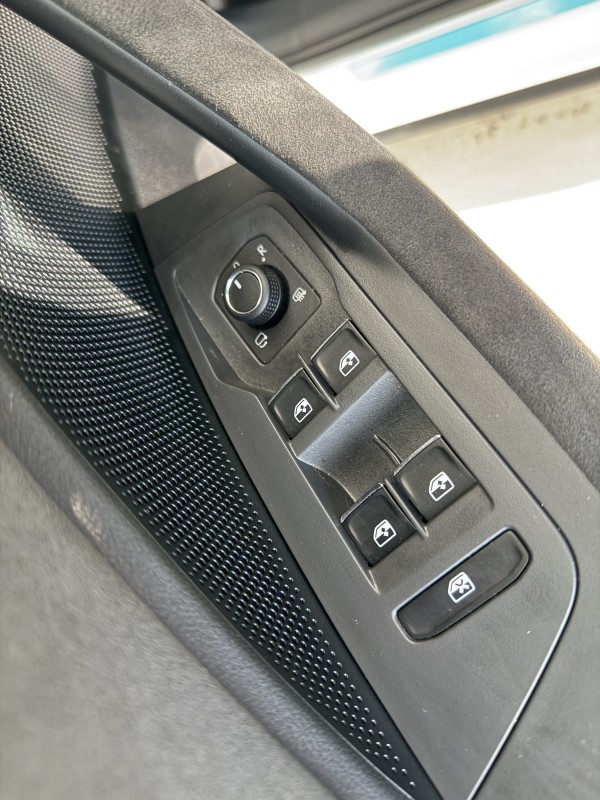 Volkswagen Tiguan L Pro, 2.0 AMT, 2025 белый