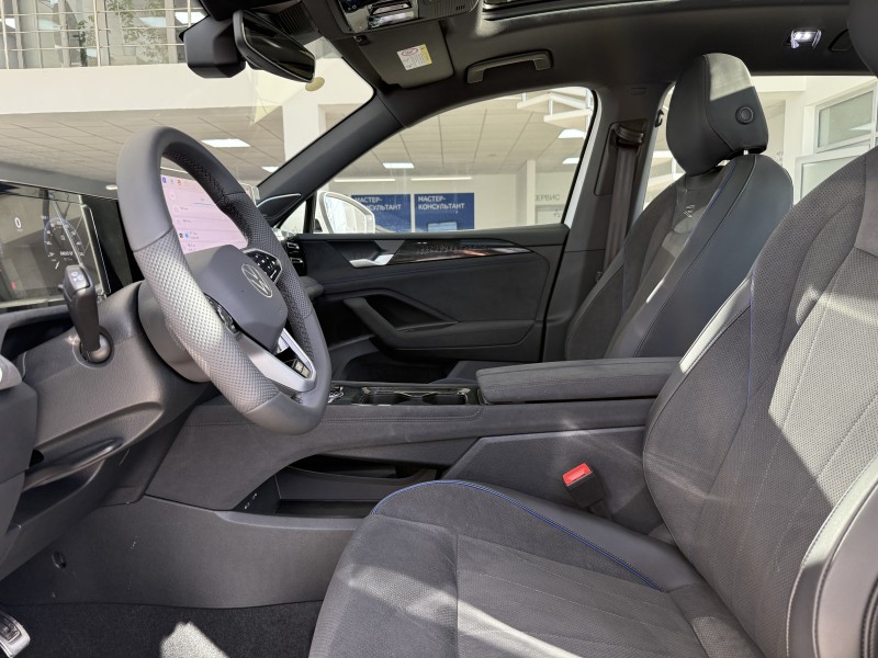 Volkswagen Tiguan L Pro, 2.0 AMT, 2025 белый