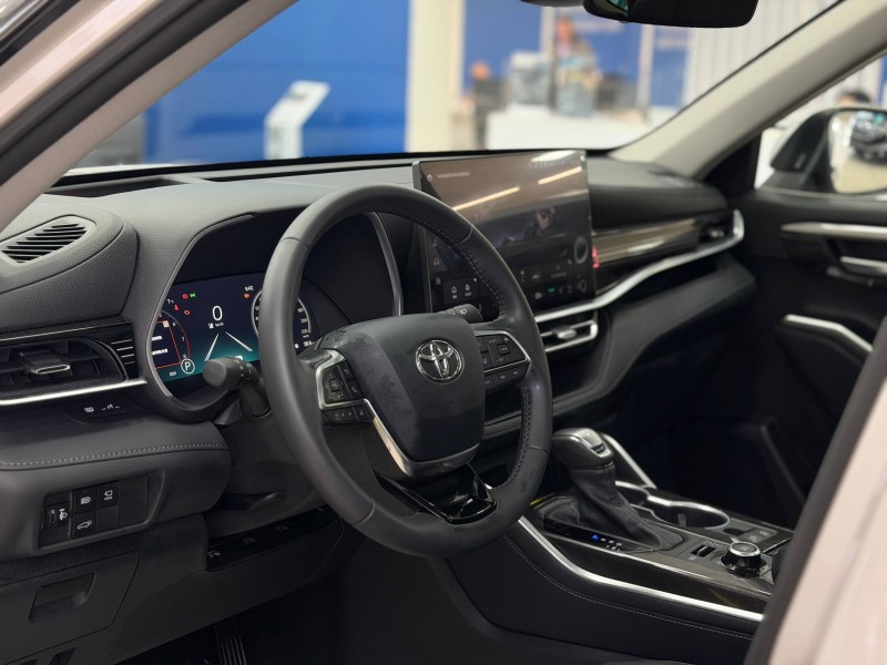 Toyota Highlander 2.0 AT, 2025 бронза