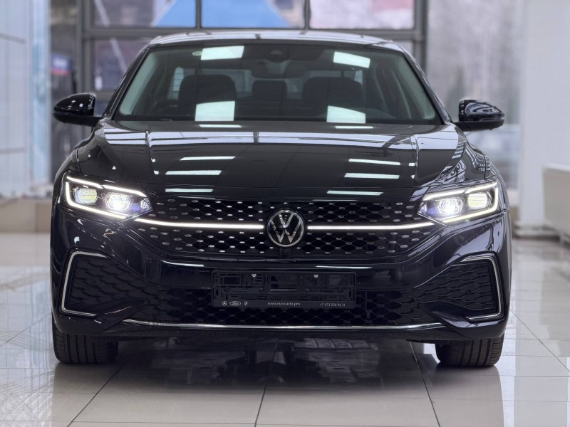 Volkswagen Passat 2.0 AMT, 2024