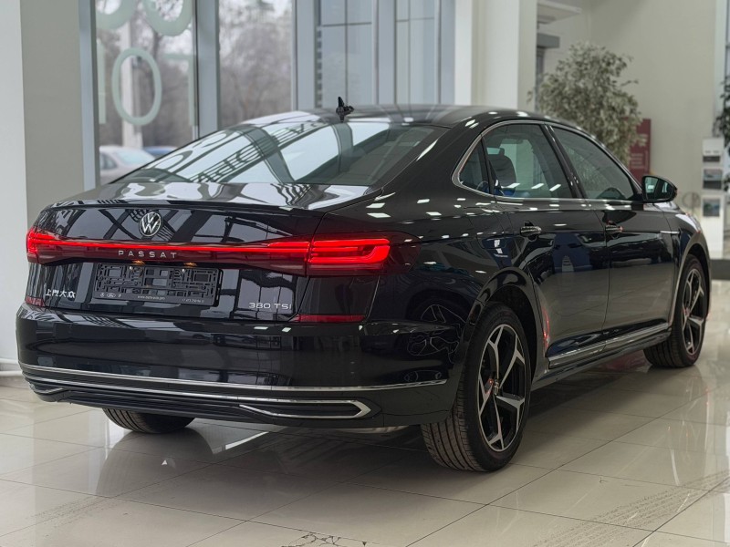 Volkswagen Passat 2.0 AMT, 2024