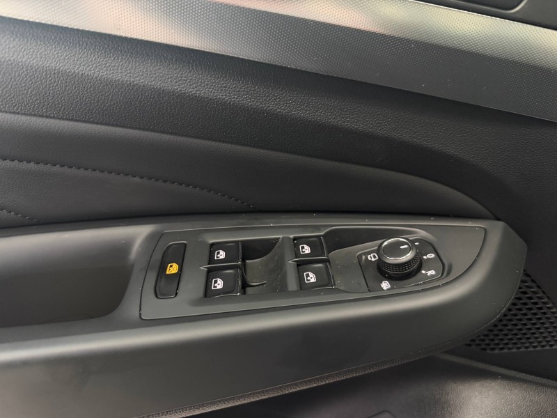 Volkswagen Passat 2.0 AMT, 2024