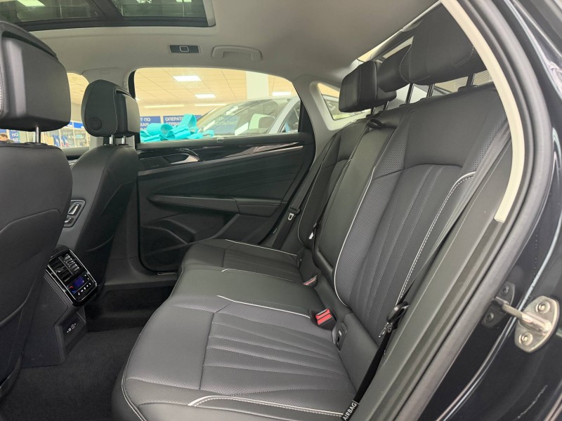 Volkswagen Passat 2.0 AMT, 2024