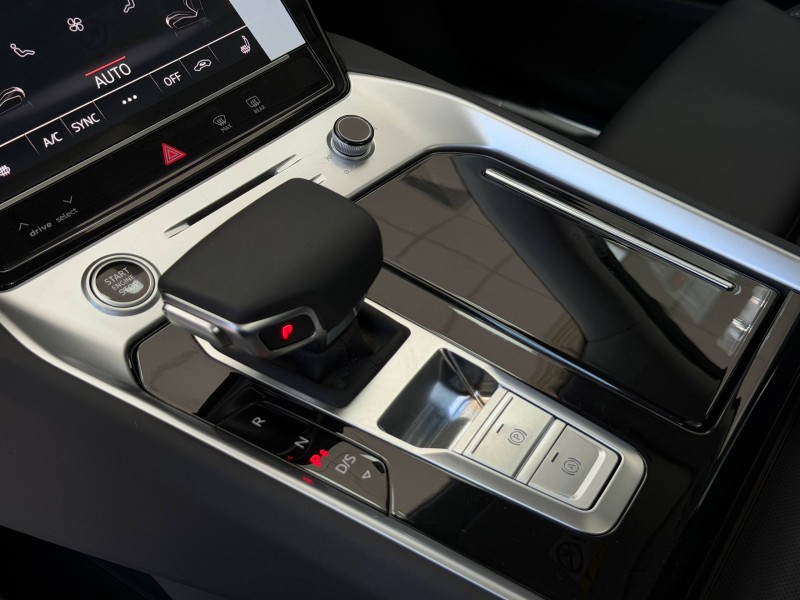 Audi Q6 2.0 AMT, 2026 