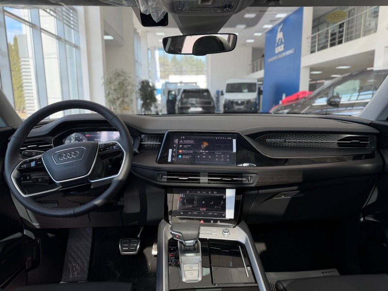 Audi Q6 2.0 AMT, 2026 